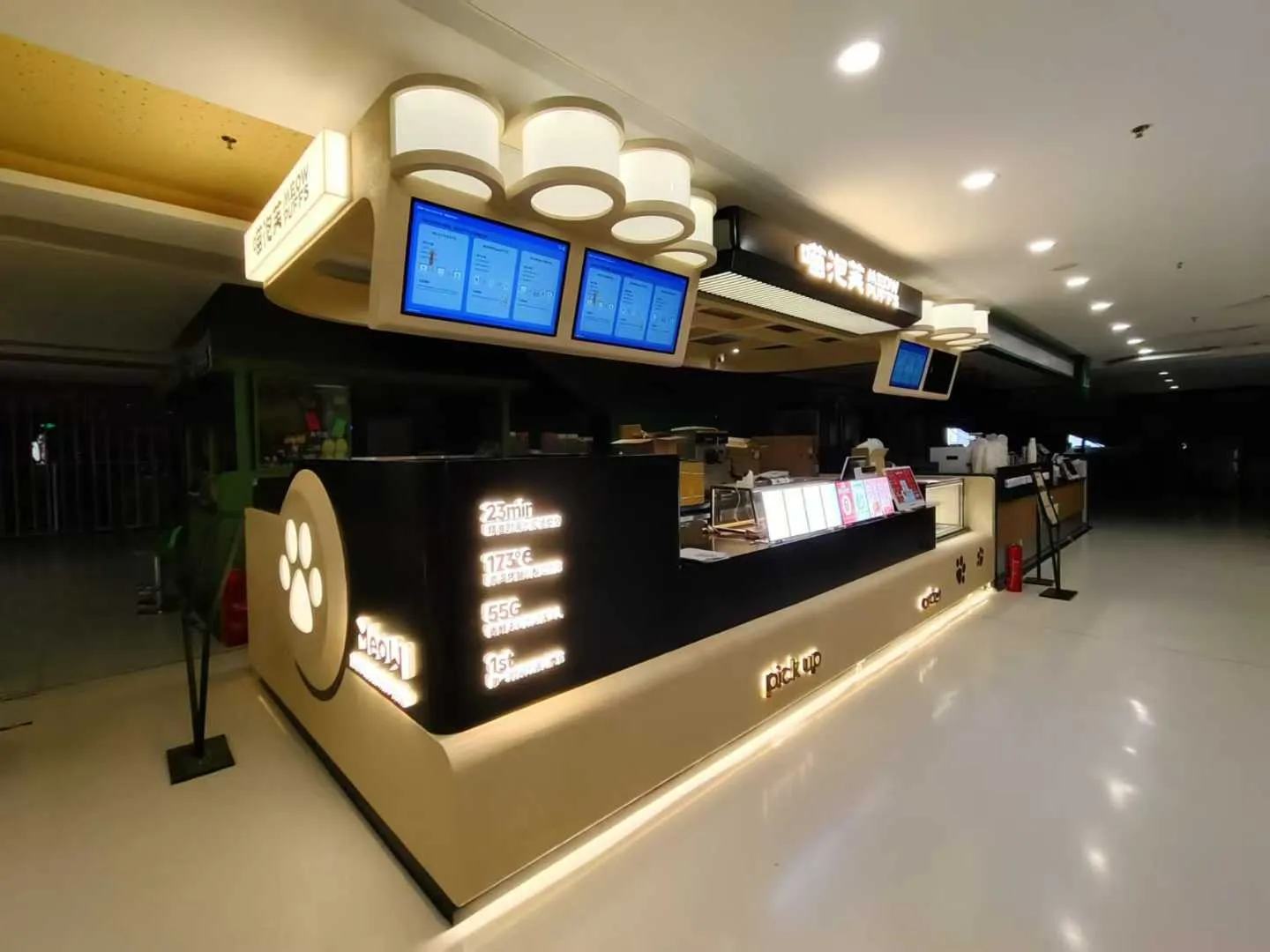 Cafe and restaurant counter joinery