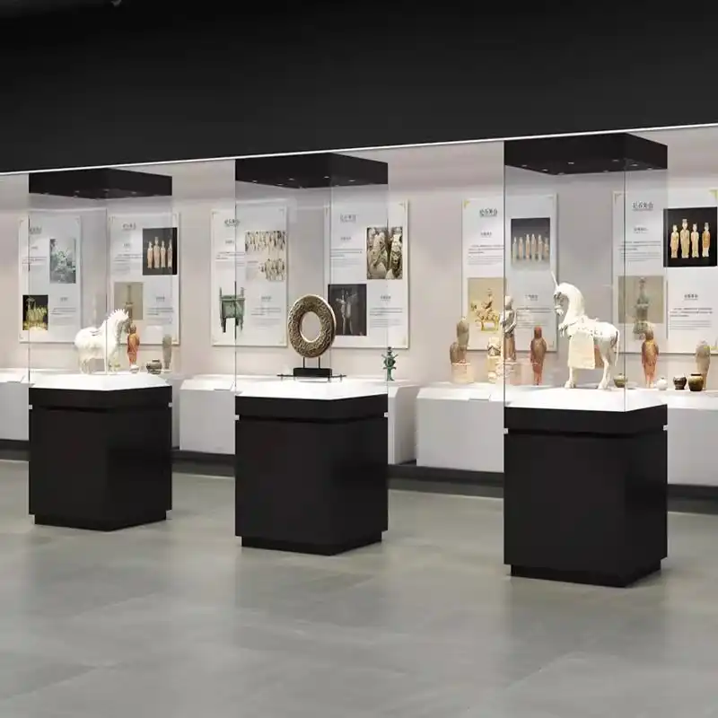 Hf7ce72a490a6498f836b15e03a64b40aa.jpg Customizable Museum Display Cabinet for Company Exhibition Hall Paint Booth Jewelry Jade Glass Island Showcase Retail Use Design - Image 1